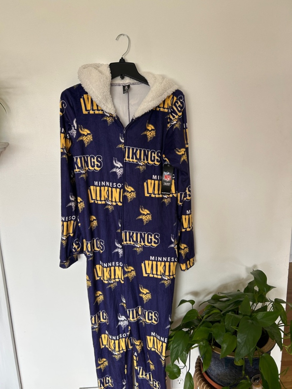 NFL Minnesota Vikings Purple and Gold Hooded Pajama Onesie Size XS NWT